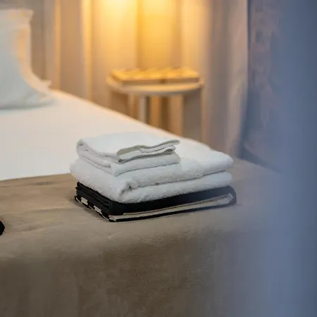 Calma Retreat - Pool & アパート *